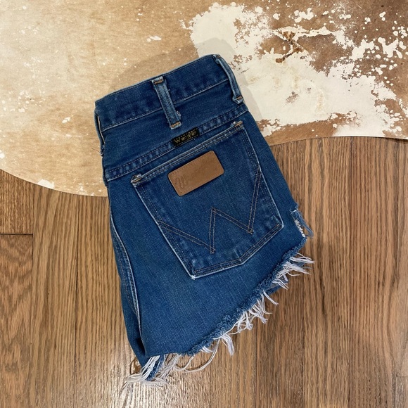 Wrangler Pants - Wrangler high waisted jean shorts